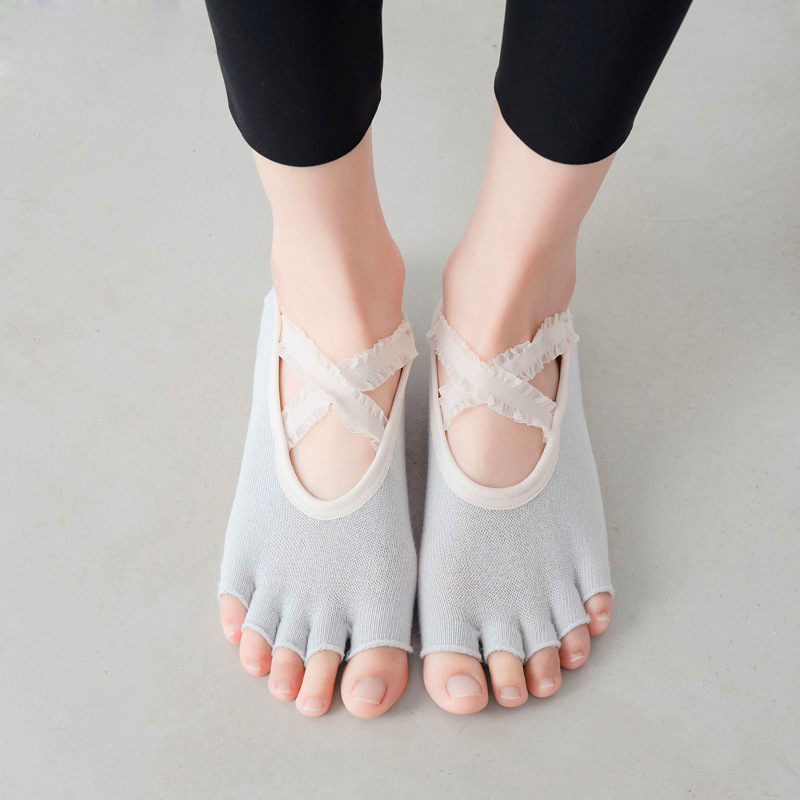 Kaus Kaki Yoga Lima Jari Balut - Pilates Yoga Gym ulasan dan harga